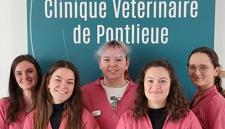 Nos Auxiliaires Spécialisées Vétérinaires vous accueillent avec le sourire à la clinique de Pontlieue